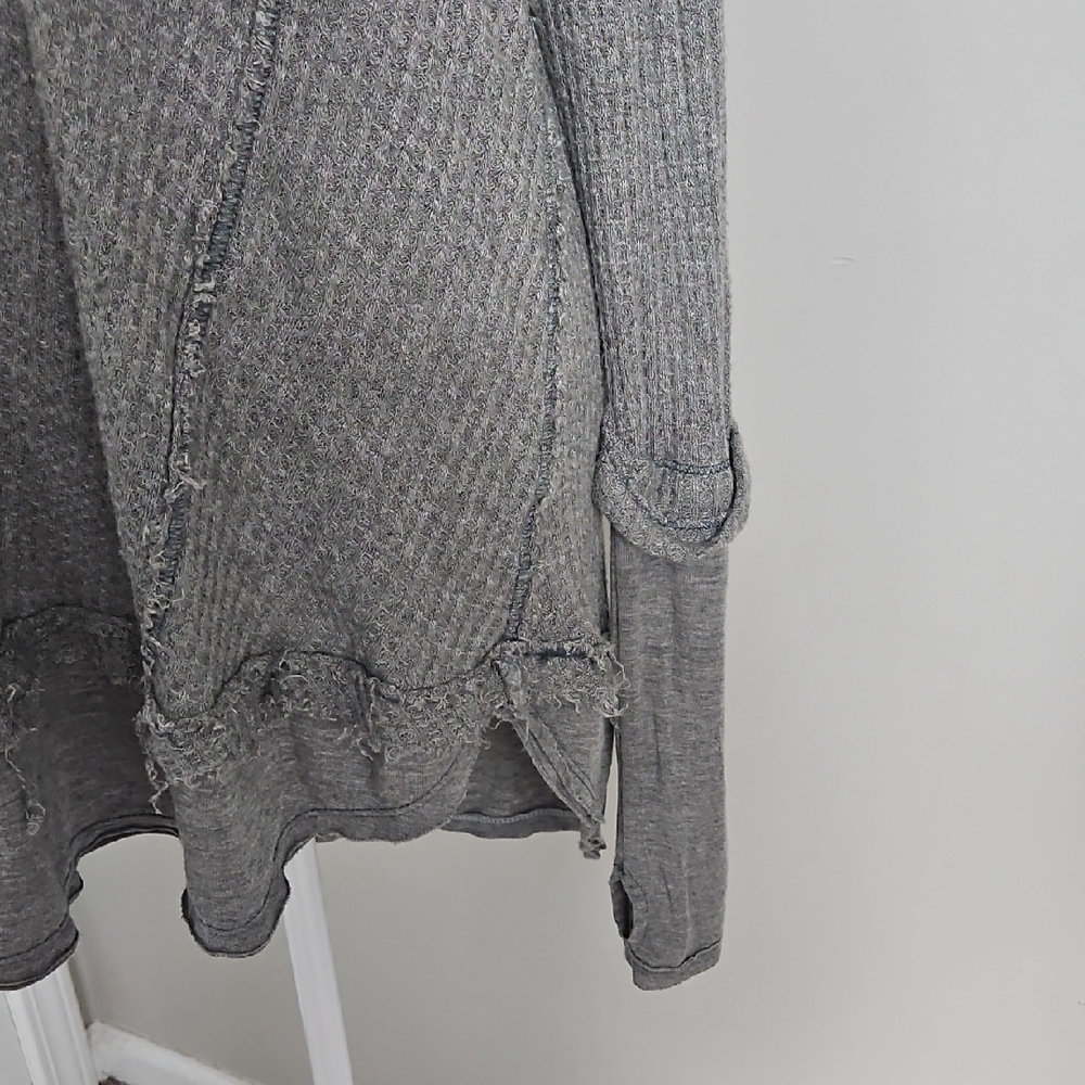 Free People We the Free Laguna Waffle Knit Gray Raw Hem Boho Oversized Top Small - Picture 5 of 11